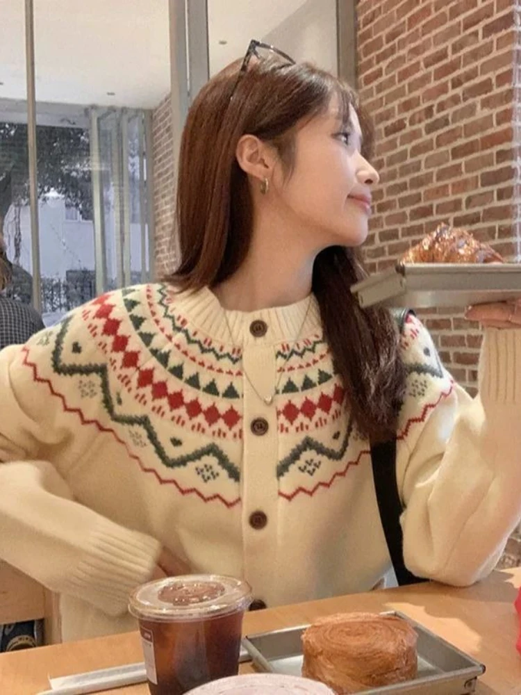 

Korobov Autumn Korean vintage contrast color O Neck long sleeve loose Single breasted Jacquard Knitted Cardigan