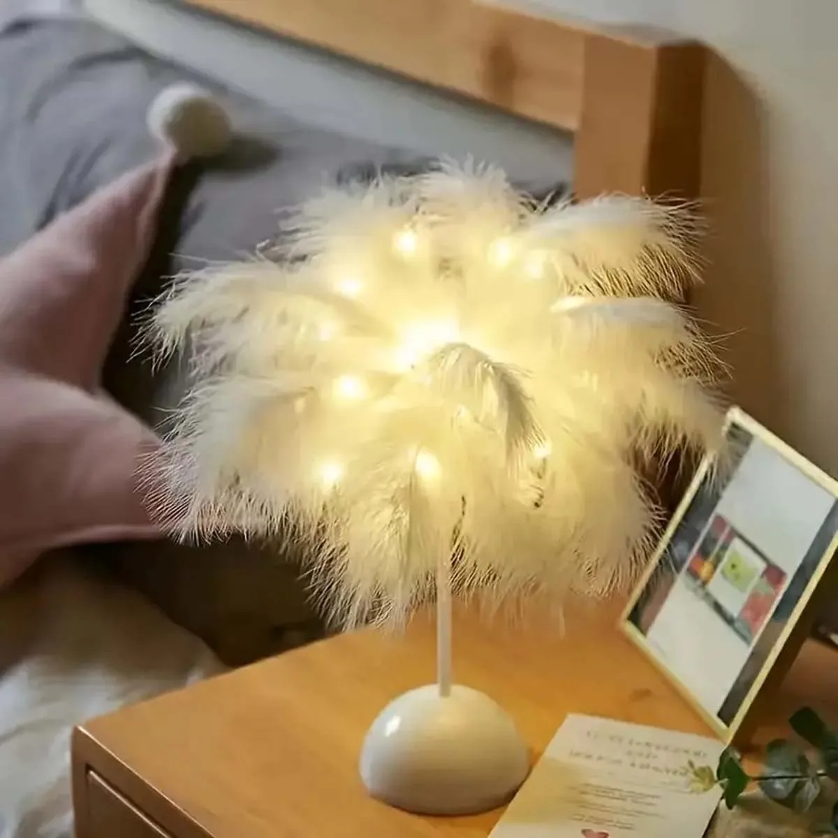 1PC Feather Design LED Table Lamp for Kids - Battery-Powered, Portable & Ideal Bedroom Decor for All Occasions