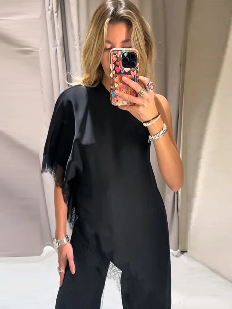 เสื้อเปิดไหล่ผ้าลูกไม้เซ็กซี่สำหรับผู้หญิง สไตล์เรียบหรู ทรงหลวม คอเฉียง แมทช์ได้กับทุกชุด เสื้อผู้หญิง ฤดูใบไม้ผลิ ฤดูร้อน 2026