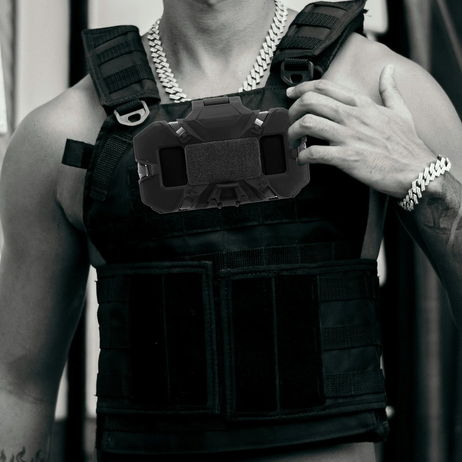 Chest Mounted Phone Carrier Multifunctional Lightweight Harness For Navigation Board Outdoor Hiking Hunting Vest