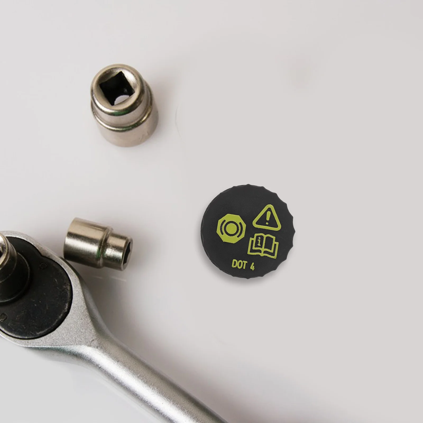 

Brake Oil Cap Durable Plastic Replacement for Car Engine Oil Filler Cover Leak Prevention Automotive Accessory