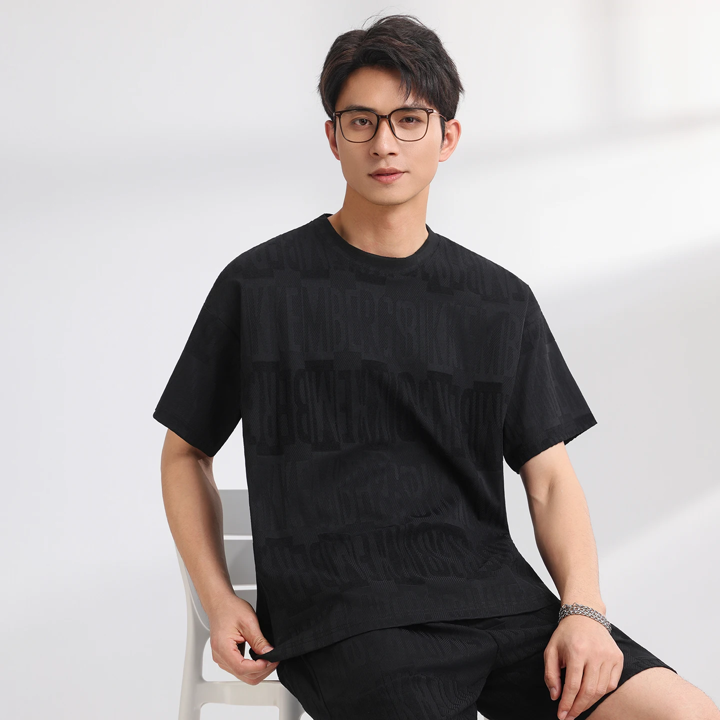 Variant: black