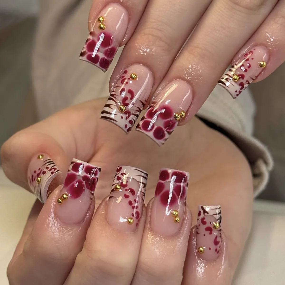 

24Pcs Black Stripe French Press on Fake Nails Flower Gold Steel Ball False Nails Mid-length Square Wearable Full Cover Nail Tip