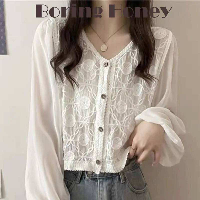 Boring Honey Fashion Retro Openwork Three-Dimensional Flower T-Shirt Pure White Lace Chiffon Shirt Women's Summer New V-Neck Top