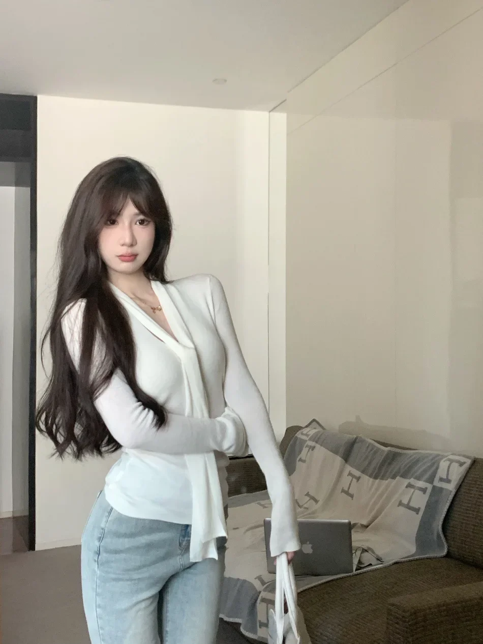 

Women's V-neck Knitwear Slim Fit Base Layer Shirt Inner Wear Turtleneck Full Sleeve Solid Color