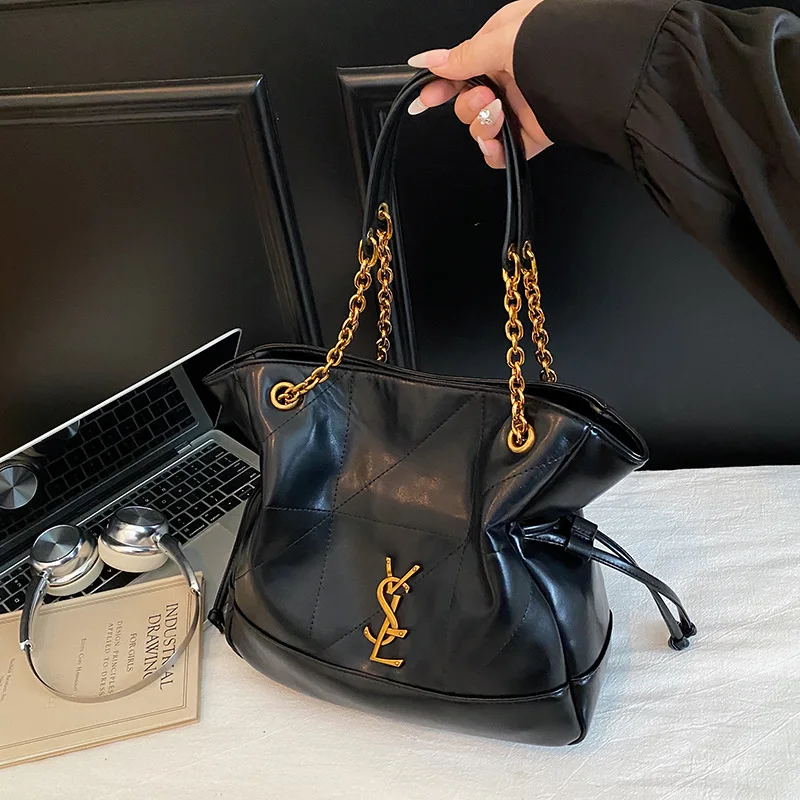 합리적인 가격의 럭셔리 여성 쇼퍼백 2025 투피스 세트 대용량 토트백 내구성 있는 나일론 일상용 경량 출퇴근용