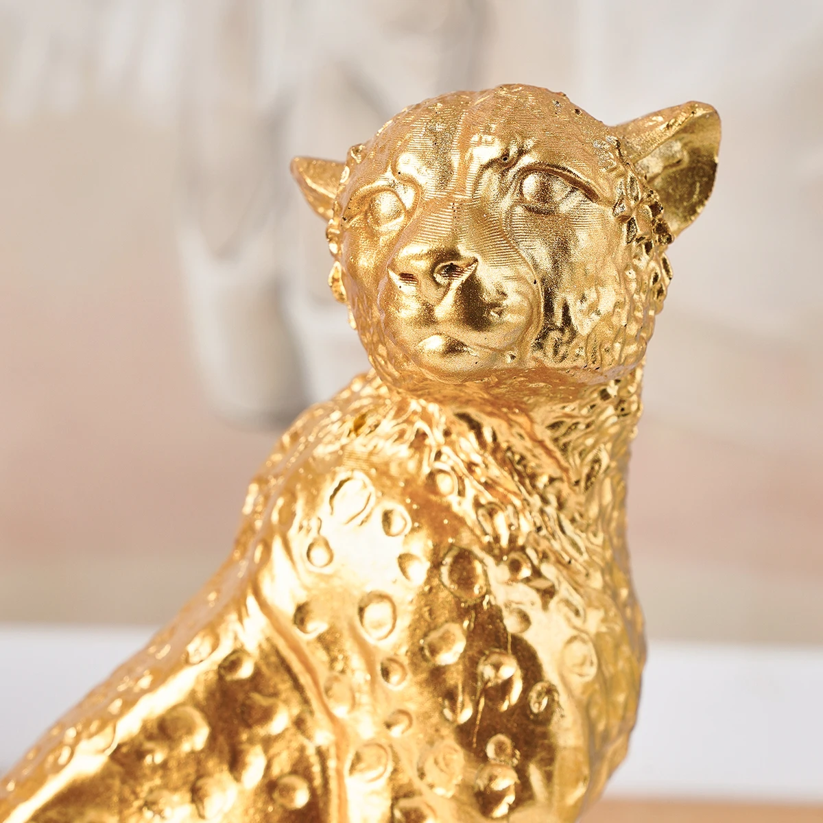 1 Stück, goldener, leopardenförmiger, hockender Dekoartikel für den Schreibtisch, geeignet für Arbeitszimmer, Eingangsbereich, Büro und Hoteldekoration – Detail 7