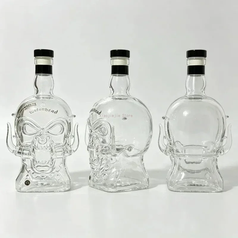 Crystal Skull Whiskey Decanter Set with Rock Glasses Unique Home Bar Decor And Gift for Whiskey Lovers Alcohol Bottle