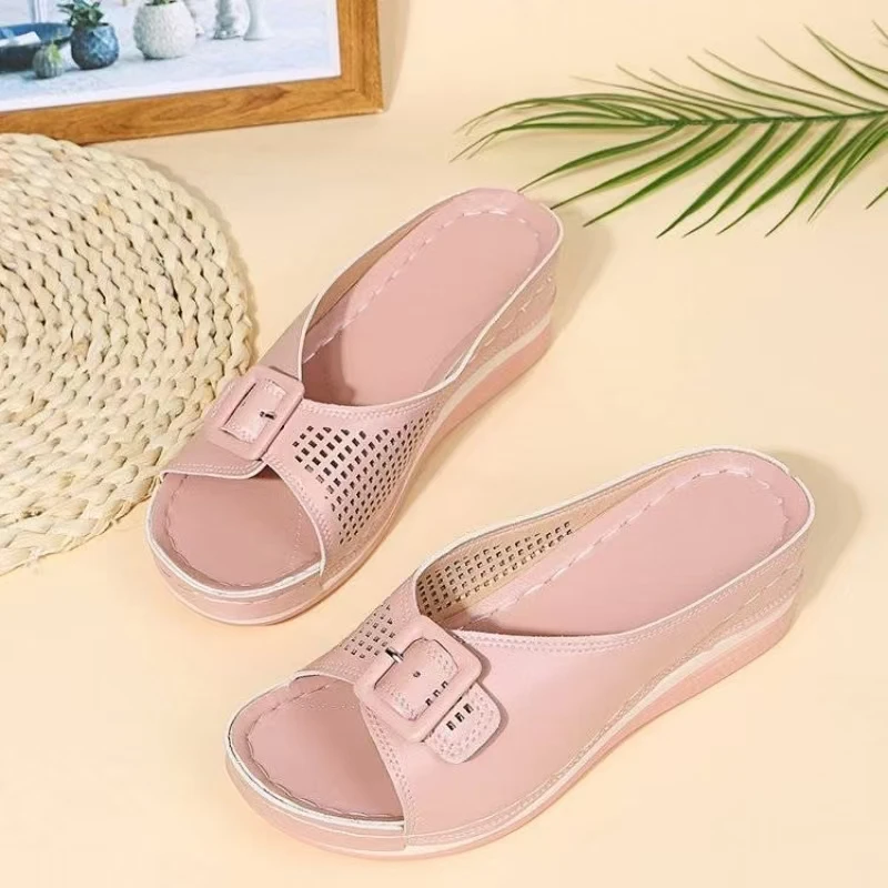 

Женские летние тапочки на танкетке с открытым носком, нескользящие уличные тапочки большого размера на толстой подошве с регулировкой ширины, сандалии