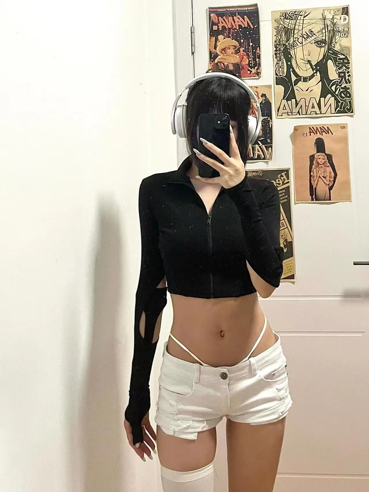 

Sexy American Style Short Shorts Women's Low Waist Denim Jeans Frayed Hem Button Closure Slimming Hot Pants Casual Wear