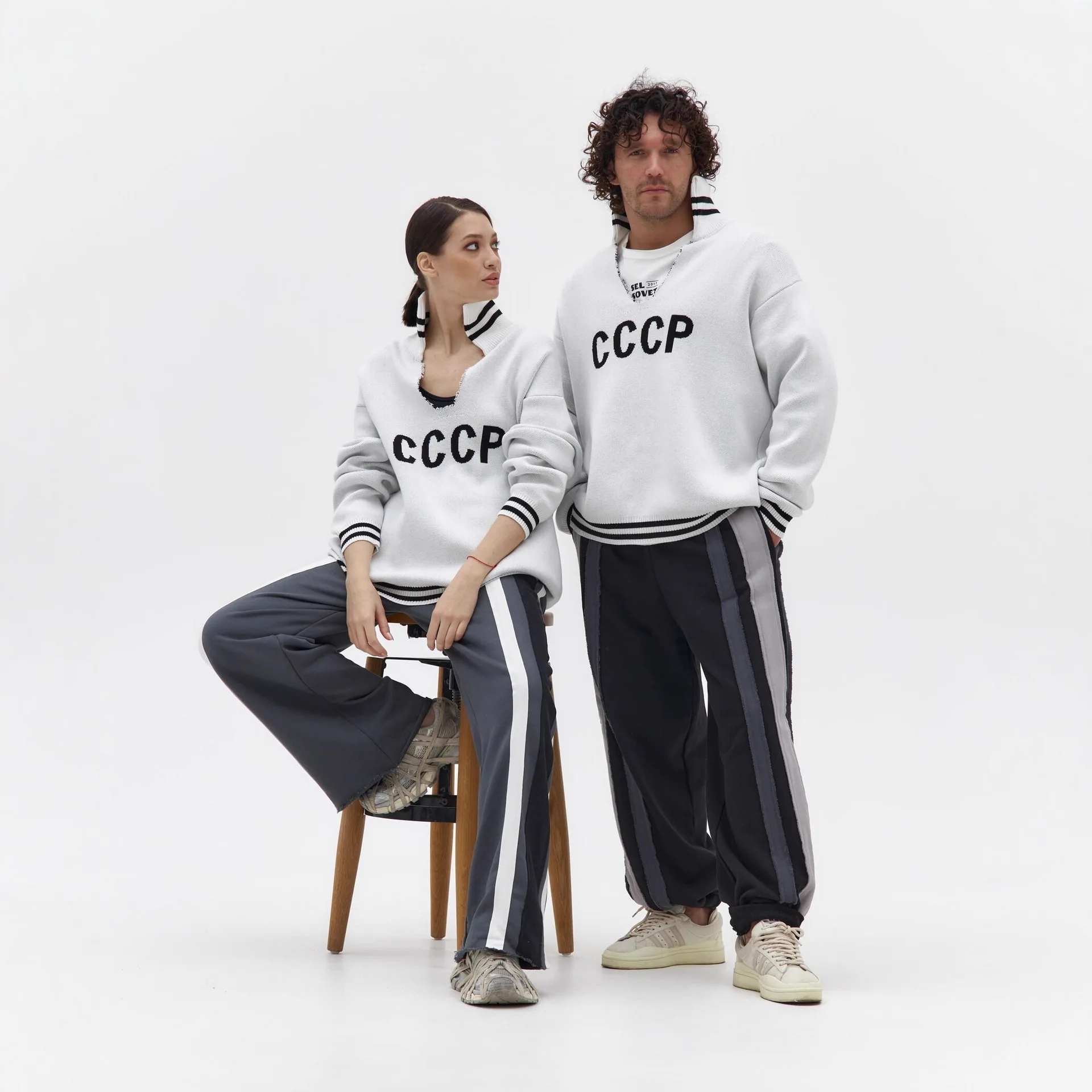 

2026 Spring Sweater Autumn New V-neck Knitted Contrast Letter Street Tops Loose Casual Pullovers Long-sleeved Women Sweater