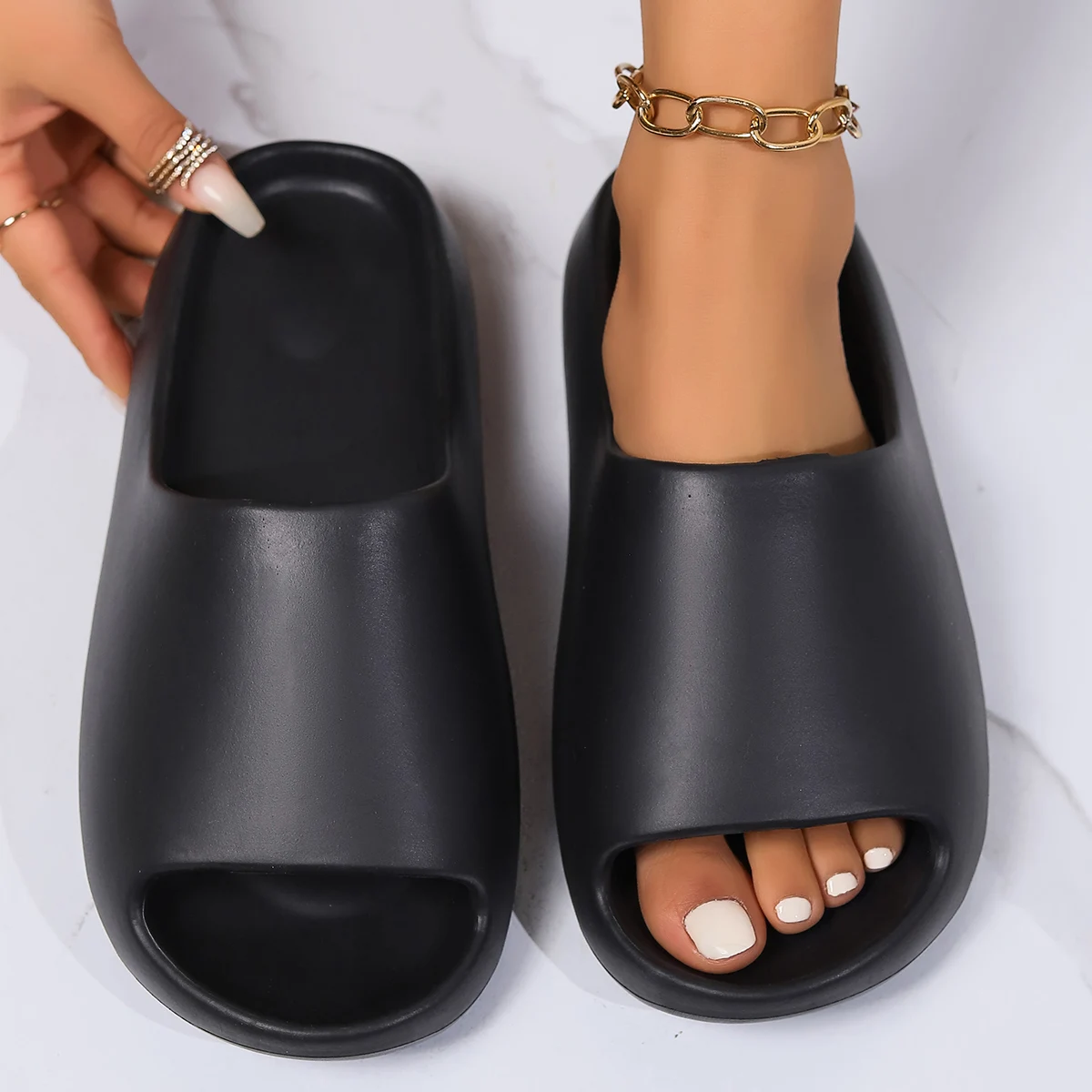 Soft Thick Soled Slippers Women's Summer Fashion Wear Slippers Home Home Sandals Men's Beach Shoes