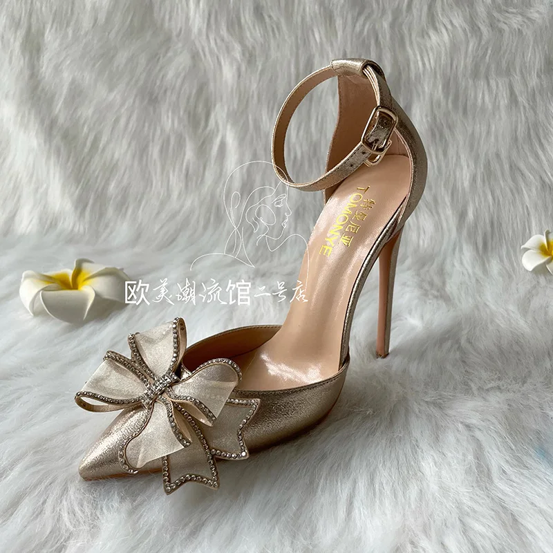 Brand Designer 2023 Light Gold Crystal Butterfly Knot Open In The Middle Women Lady Ankle Strap Evening Dress Shoes Spring Pump