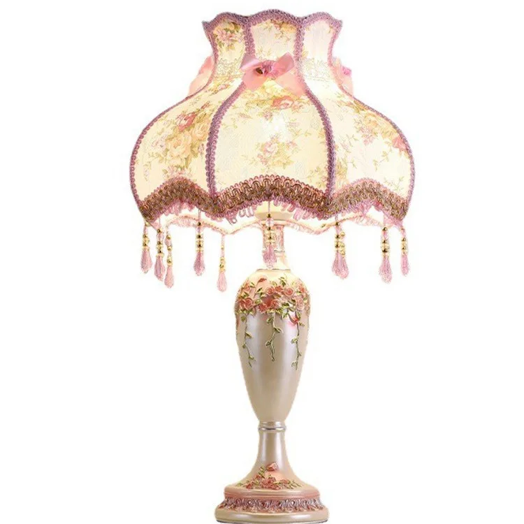 

European bedroom bedside lamp, creative and warm princess pastoral fabric wedding decoration dimming desk lamp