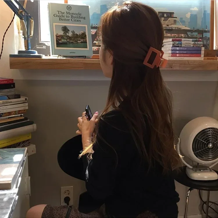 5 سنتيمتر X 5,5 سنتيمتر عالية الجودة موضة النساء مقاطع هندسية المشابك خلات دبابيس شعبية هدية مثالية الحلو الفتيات إكسسوارات الشعر