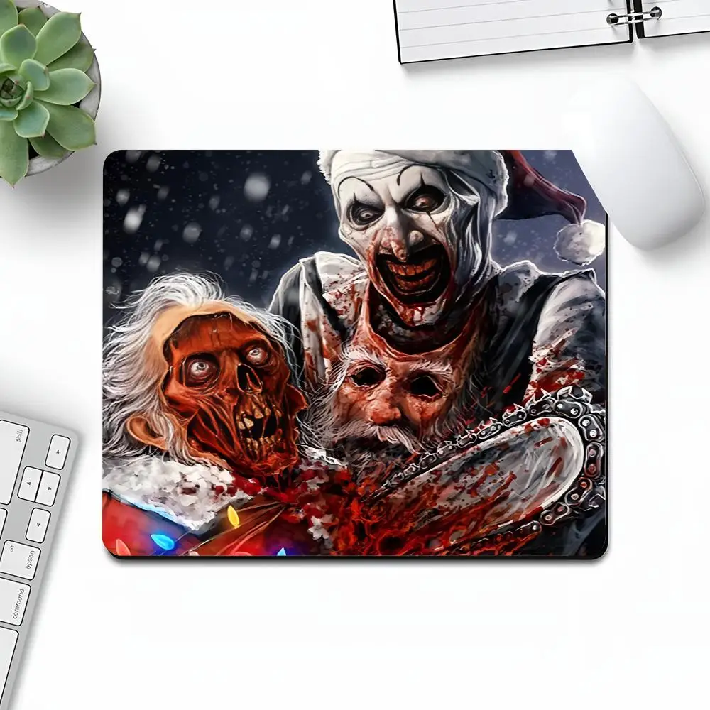 Terrifier 3 Mouse Pad Art Gaming Gamer Small Rubber Locking Edge Large retail Computer MousePad Laptop Desk Pad