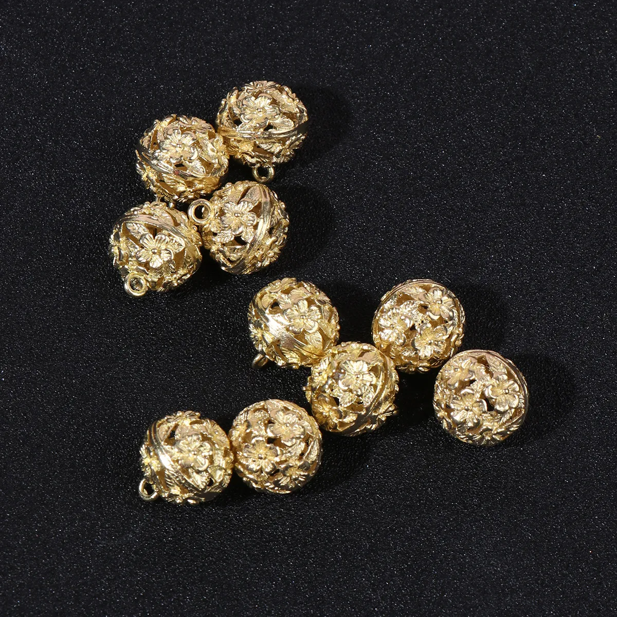 10Pcs Hollow Ball Pendant Convallaria Style Carved DIY Decorations Bag Keychain Craft Accessories for Christmas Valentine's