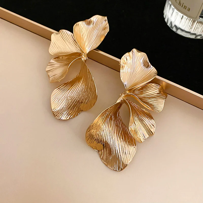 XIALUOKE Vintage Geometric Metal Leaf Stud Earrings For Women Punk Exaggerated Gold Color Earrings Party Jewelry Gifts