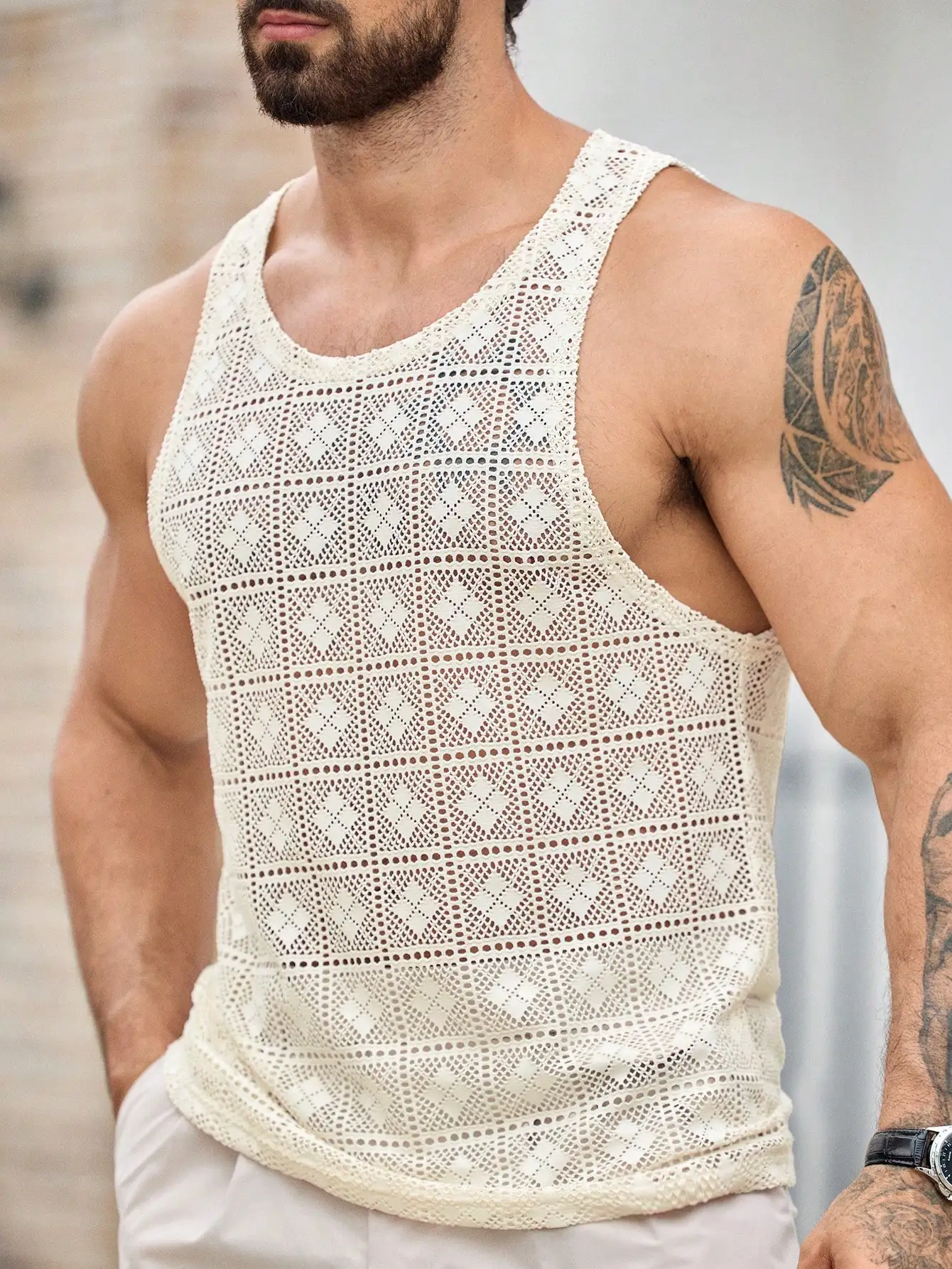 

Мужская кремовая вязаная майка с ромбовидным узором - летний повседневный сетчатый жилет