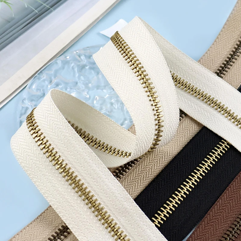 

1-5M 5# Metal Zipper Tape Roll Bag Clothes Zip At The Meter Garment Pocket Decor Zips Tapes Repair Kits DIY Sewing Accessory