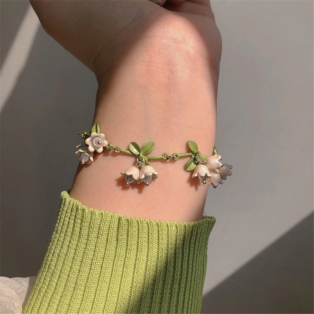 Women Female White Lily Floral Leaf Bracelets Trendy Alloy Enamel Plant Charm Chain Retro Rural Forest Style Bracelets Jewelry