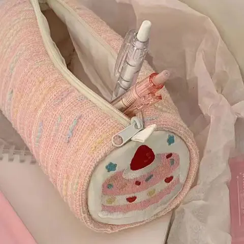Söt tecknad jordgubbstårta pennfodral kawaii mångsidig stor kapacitet förvaringsväska skolmaterial mode brevpapper låda 10 best sales jordgubbspenna - №9