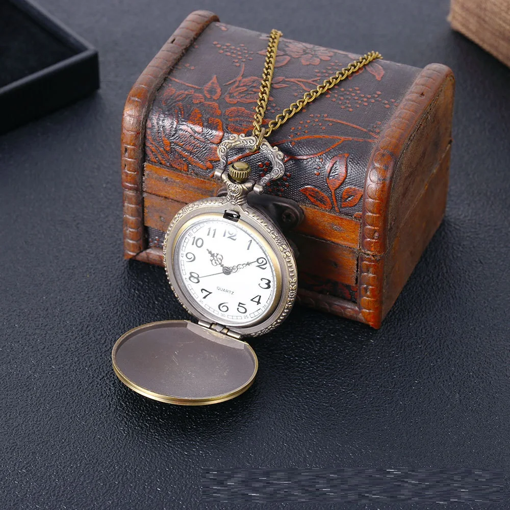 Vintage Pocket Small Watch Steampunk Quartz Watch With Chain Hollow Heart Cover Necklace Bronze Color Alloy Fob Clock Men Gift