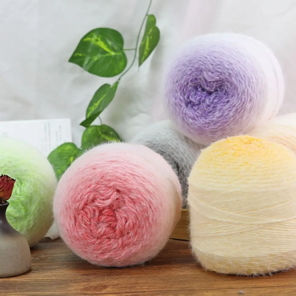 200g/Rolle Langlebiges Farbverlauf-Wollgarn Mehrfarbiges Strick- und Häkelgarn Handgemachtes Weiches Langes Velourgarn für Mützen und Pullover