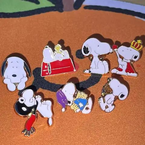 Anime Snoopys Metal Badges Woodstock Brooch Cartoon Button Badge Alloy Brooch Badge Student Clothes Bag Decor Pin Gift