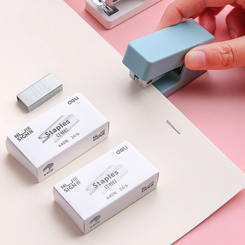 DELI Mini Stapler Set Portable Color Paper Binding Machine Use 24/6 26/6 Staples Fashion Stationery Office Supplies NS083