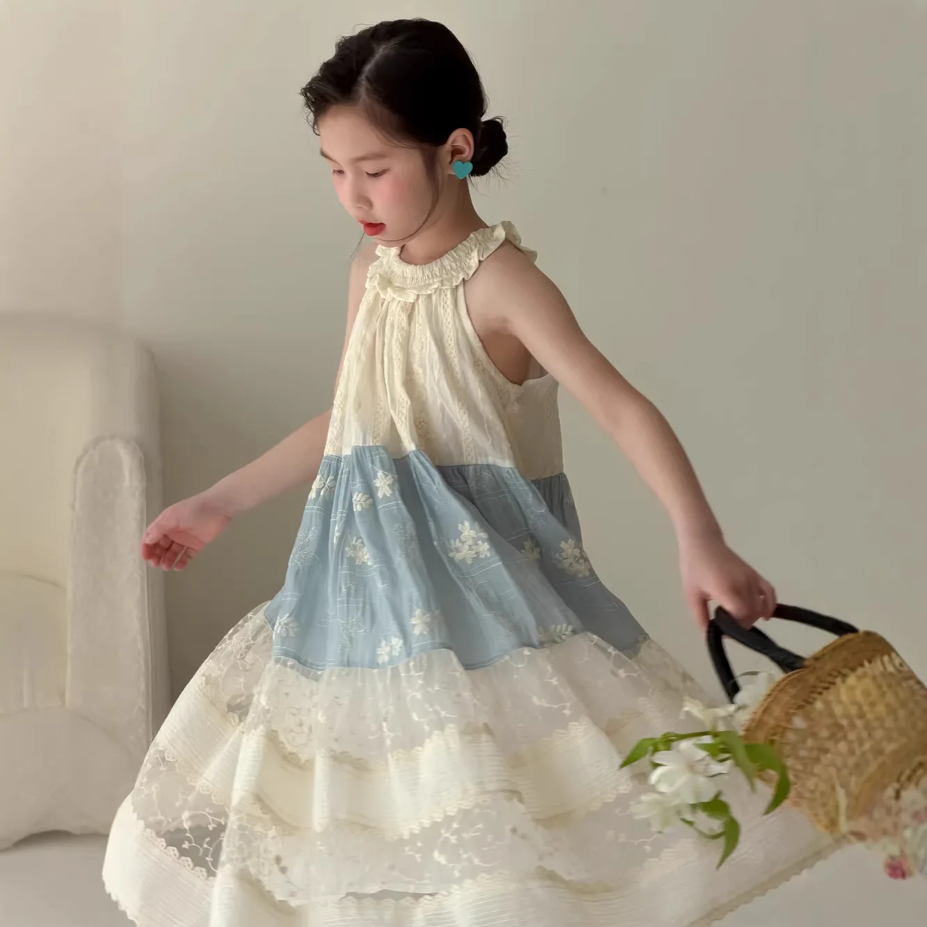 Children Dress Summer Girls Korean Flower Hanging Neck Suspender Skirt Children Stylish Lace Patchwork Skirt