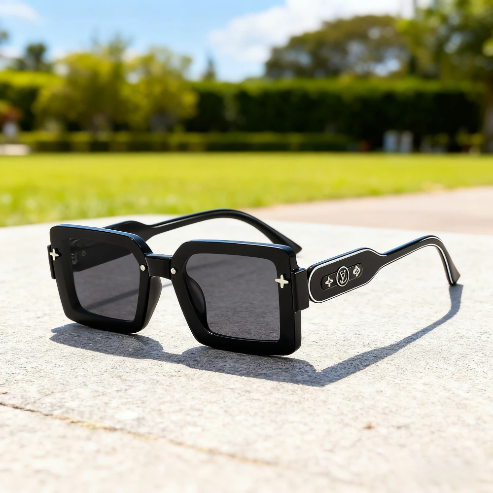 

​​New Womens Small Frame Polarized Sunglasses Retro Trendy Fashion Versatile​​