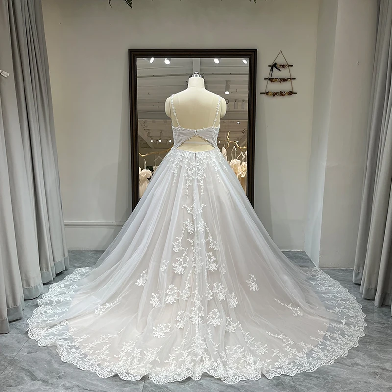 Gorgeous Classic Wedding Dress 2024 Elegant Wedding Floor-Length Spaghetti Straps Lace Button vestidos novias boda QW01612