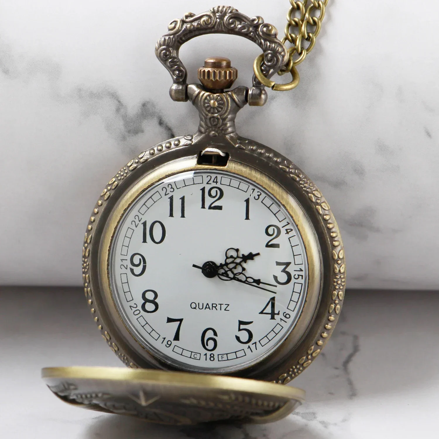 Retro Sichel Abzeichen Design Steampunk Taschenuhr Antik Vintage Quarz Kette Uhr Anhänger Schmuck Zeitmesser Geschenk für Frauen Männer