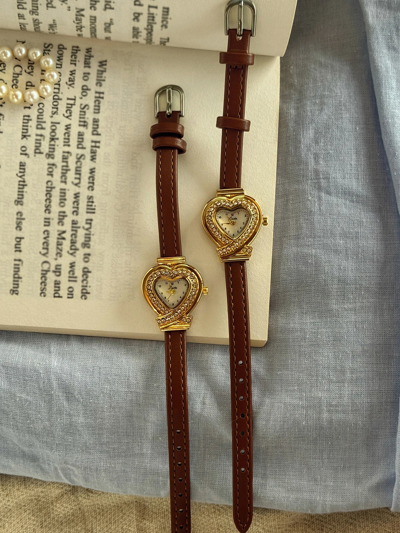 1 new gold elegant small exquisite ladies quartz watch inlaid with diamond leather strap heart-shaped dial with Arabic scale simple niche design charming ladies watch suitable for daily wear decoration and gifts