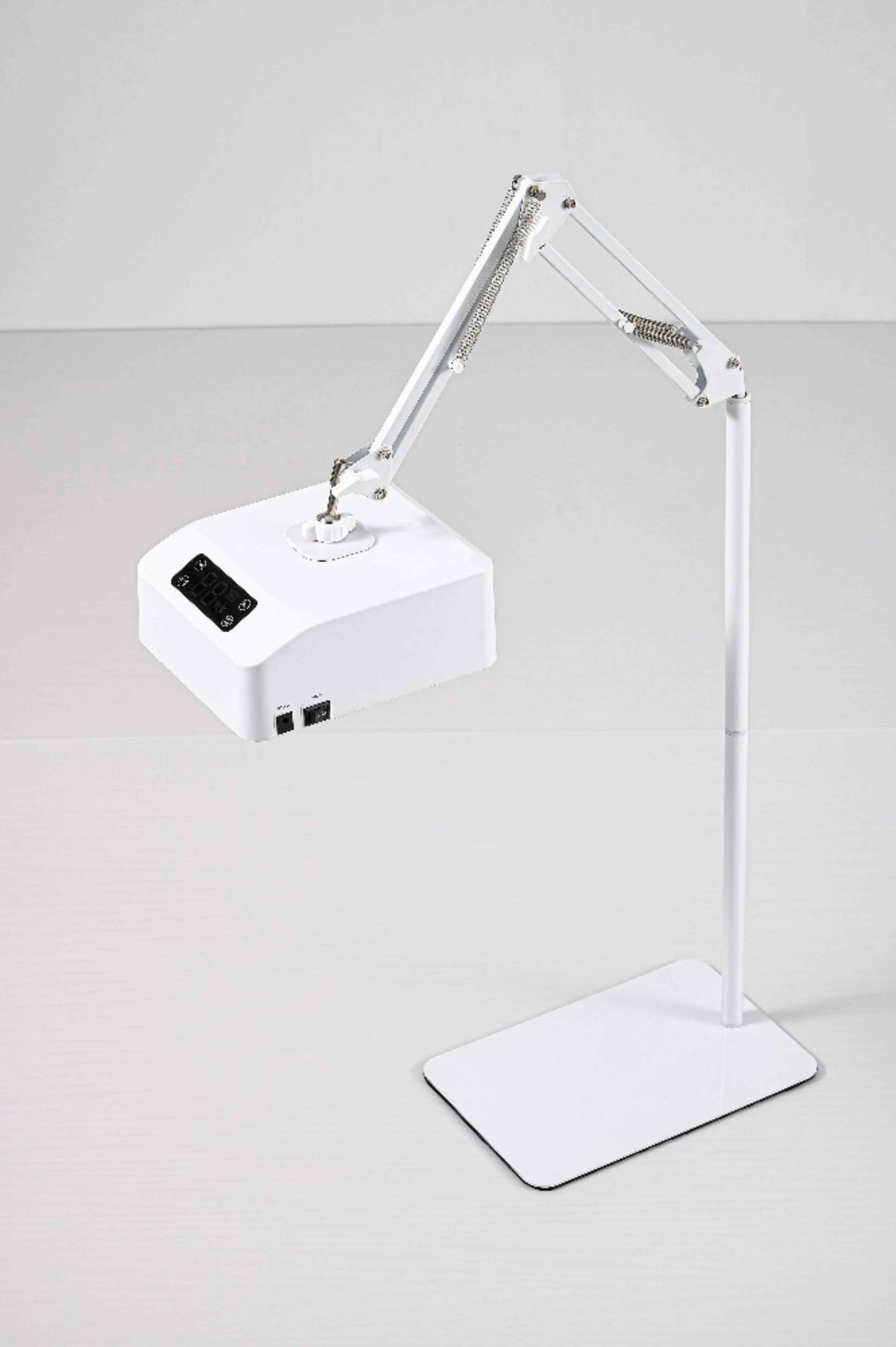 ซัพพลายเออร์เล็บแบบพกพาเครื่องเป่าเล็บแบบชาร์จไฟได้ Coreless 48w Uv Led โคมไฟพร้อมร้านทําผมสําหรับเล็บเท้า