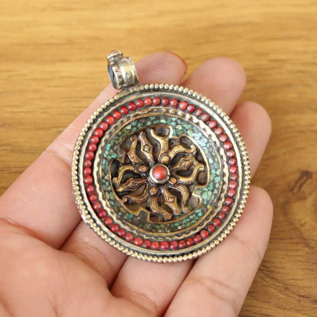 PN253 Tibetan Jewelry Cross Dorje Amulet Vintage Nepal Copper Inlaid Coral Beads 44mm Round Pendant Necklace