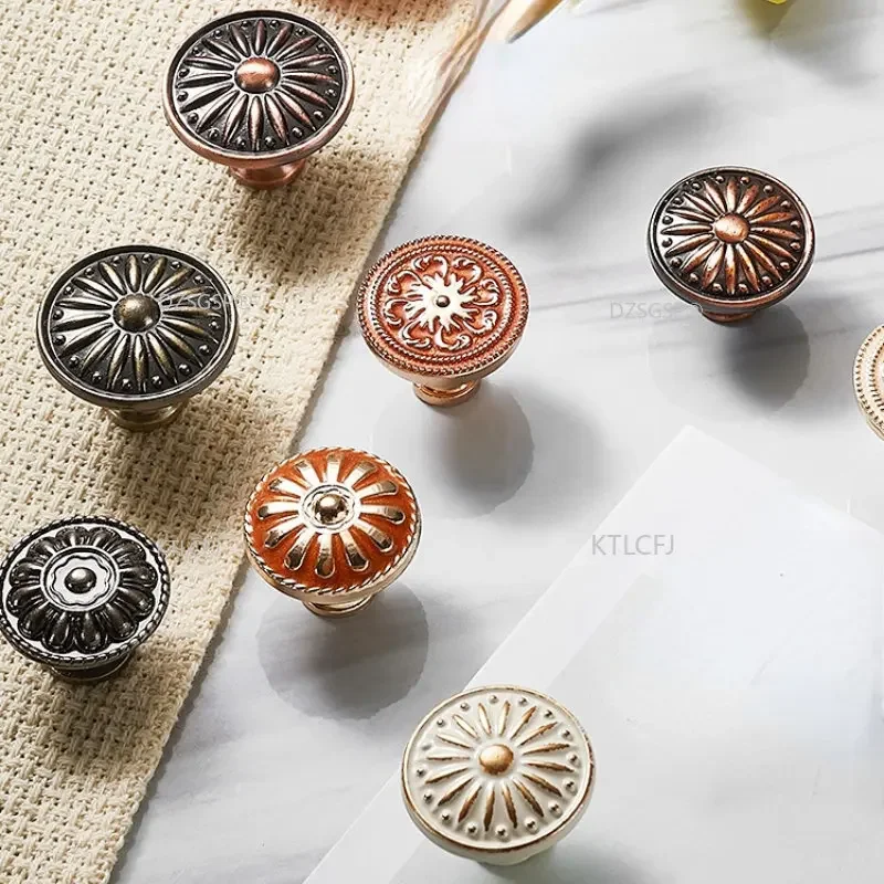 

Champagne Gold Door Handles Zinc Alloy Cabinet Drawer Knobs European Wardrobe Pulls Kitchen Furniture Hardware
