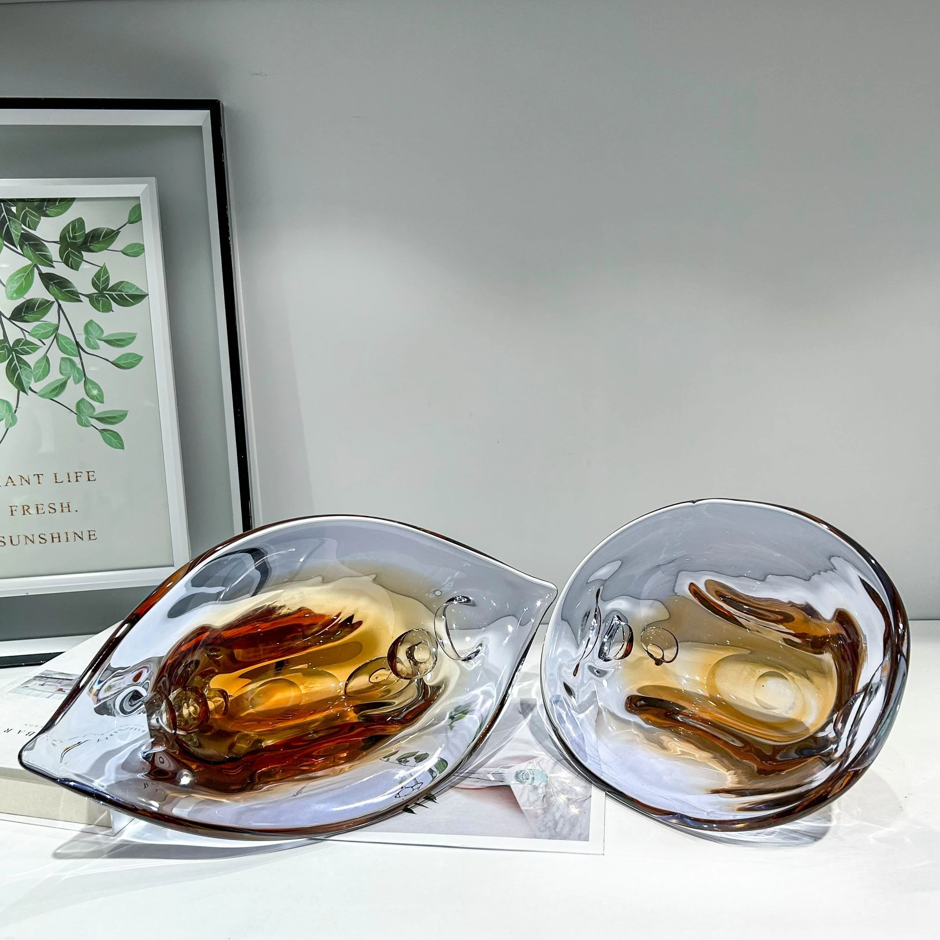 

Modern light luxury glazed fruit plate model room living room coffee table ornaments creative snack plate storage plate craft gi