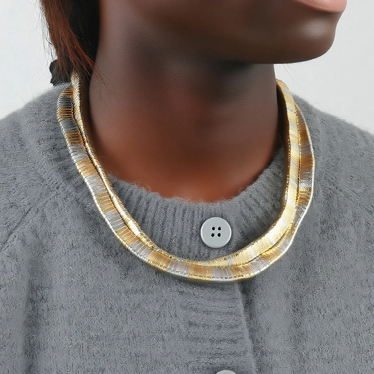 

2025 New Personality Metal Choker Necklaces for Women Fashion Jewelry Holiday Party Neck Accessories