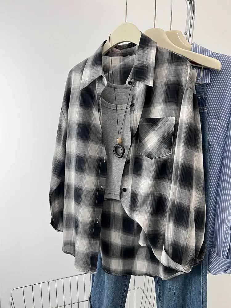 

2025 Winter Casual Korean Style Turn-down Collar Plaid Blouses Women's Single Breasted Loose Fit Chic Long Sleeve Pockets Shirts