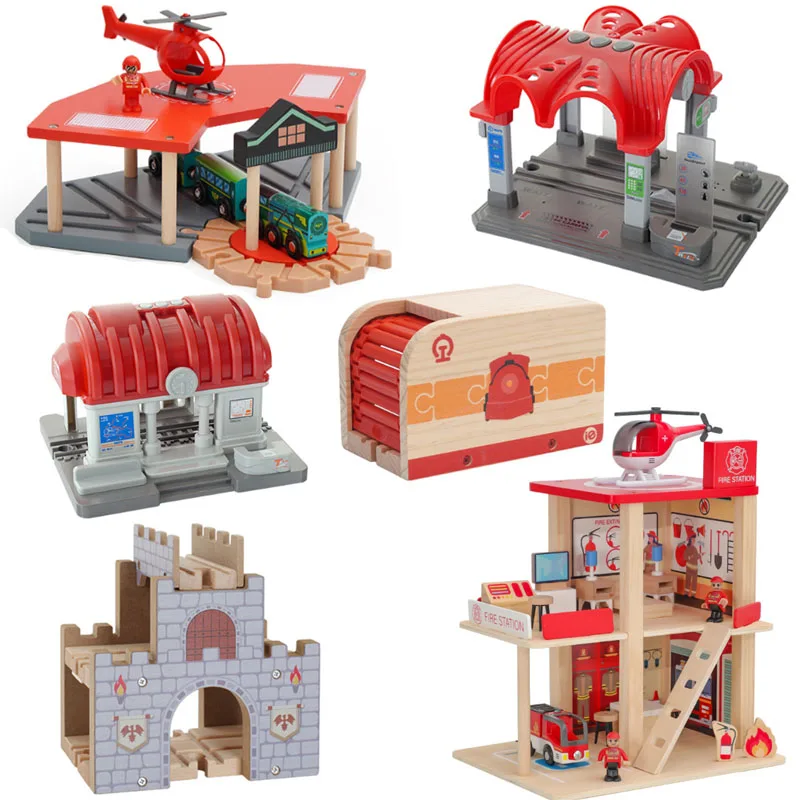 Nuovi accessori per binari del treno in legno Ponte in legno Garage compatibile Biro Track Toy per bambini Stazione ferroviaria in legno