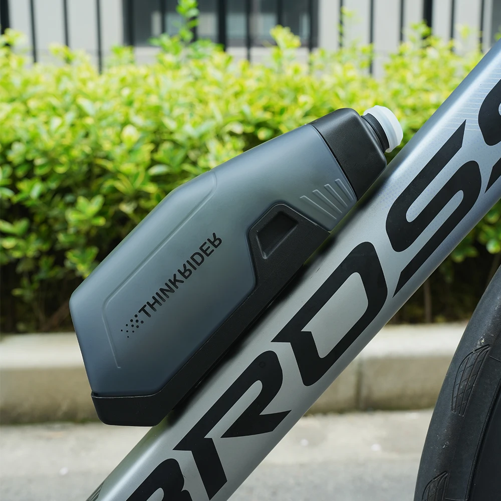 ThinkRider Aerodynamischer Fahrradflaschenhalter-Set, 650 ml Fahrrad-Trinkflasche, 1 Stück, geeignet für Mountainbike- und Rennradrahmen