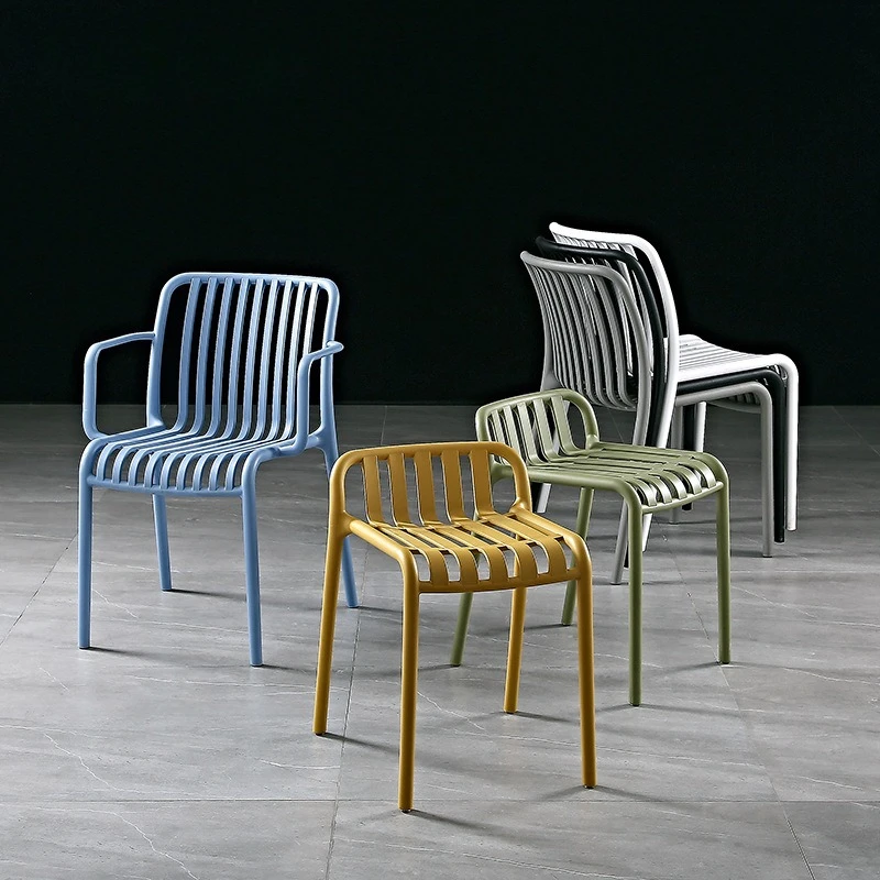 

Современные простые уличные столы и стулья для отдыха на открытом воздухе, для кафе, чайных, кофеен, пластиковые уличные столы и стулья.