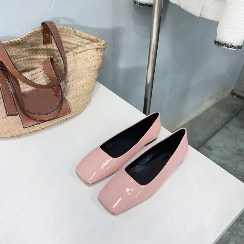 

2024 spring/summer new flat bottomed square toe minimalist single shoe, women's cowhide shallow mouth commuting loafers