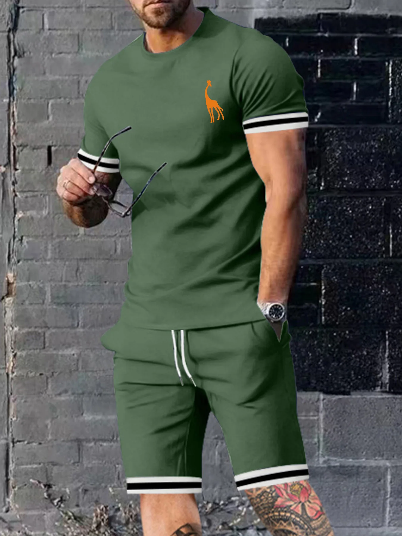 

New Summer Men's T-Shirt & Shorts Two-Piece Set, Crew Neck, Sporty Casual & Stylish