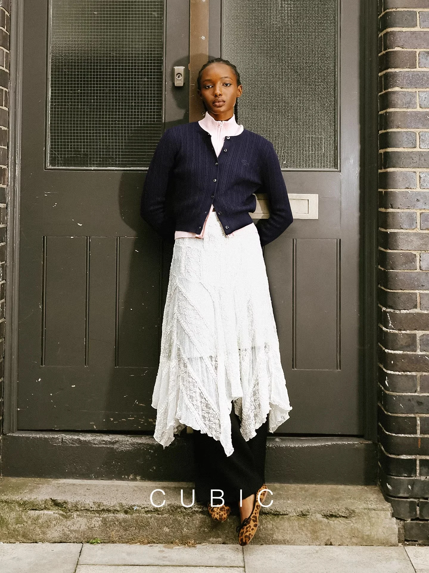 

Женская корейская юбка-солнце с высокой талией, асимметричная, кружевная, белая, А-силуэт, длинная, для осени и зимы