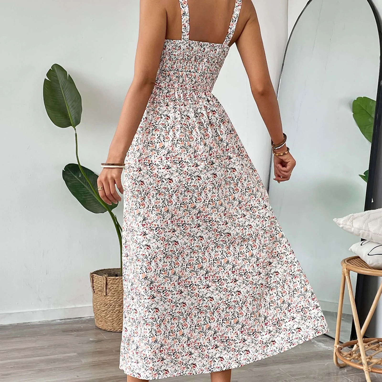 Summer Sundresses For Women Casual Floral Print Dresses Sleeveless Spaghetti Strap Smocked Tiered Maxi Dress Temperament Dress