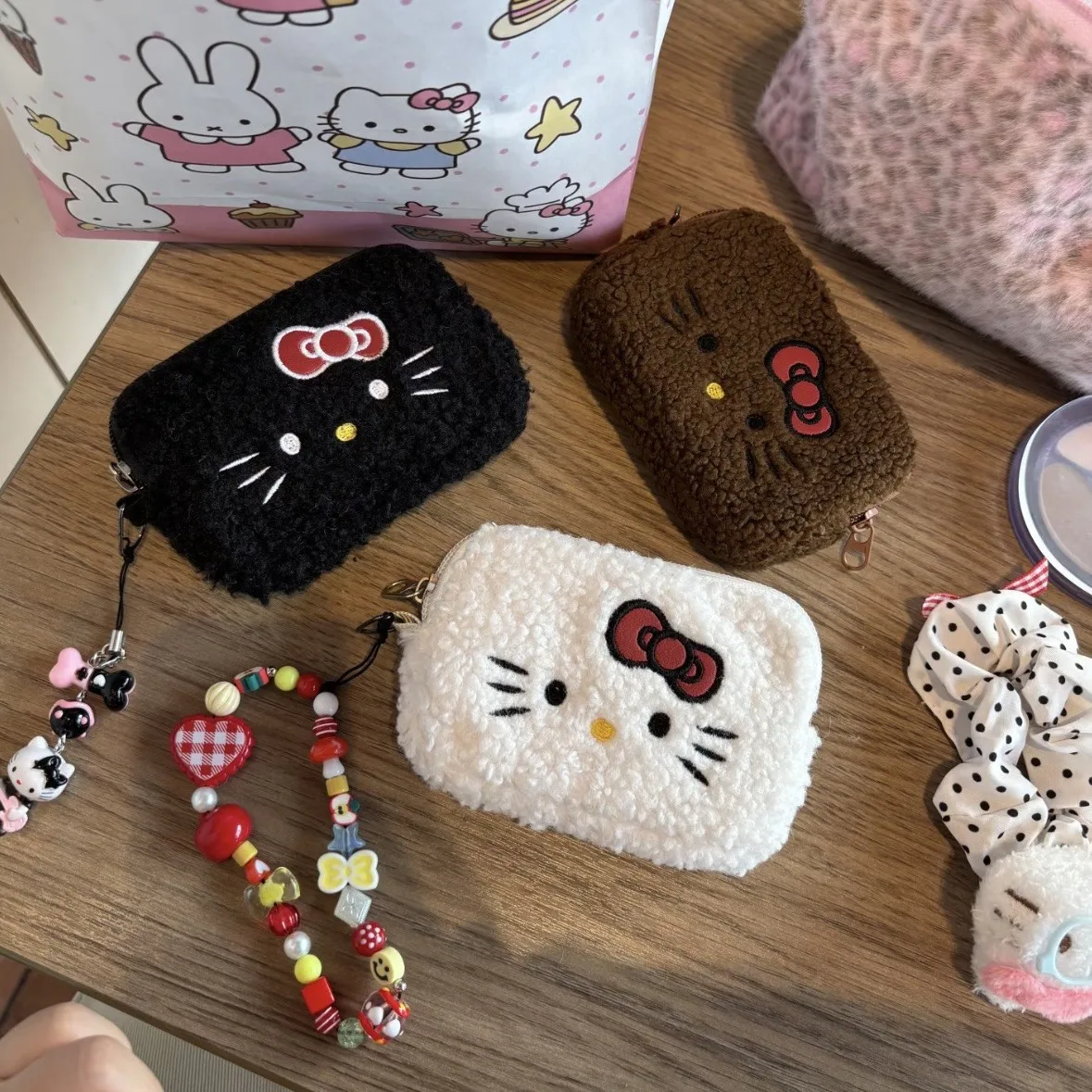 

Hello Kitty Cat Girl Large Capacity Cosmetic Bag Portable Small Object Storage Bags Travel Headphone Case Coin Purse Organizer