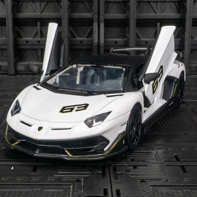

CCA 1:24 Lamborghini Aventador SVJ alloy rally car model car ornaments collection doors and trunk can be opened Children's gifts